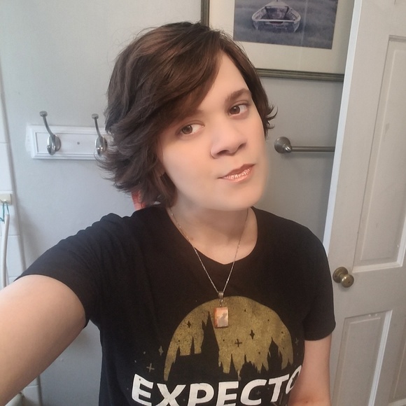 Meet your Posher, Emma - Picture 3 of 5